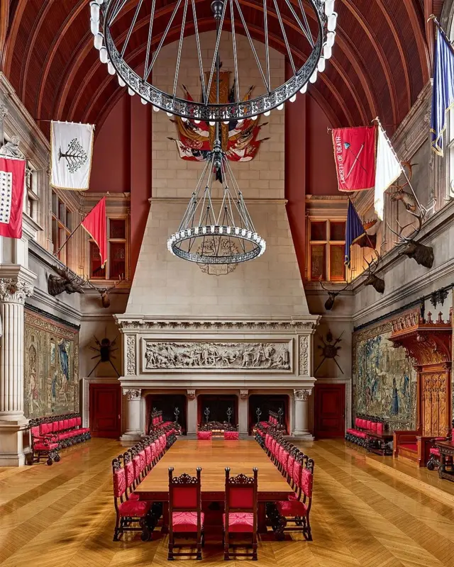 La grandeur et l'opulence du Biltmore ont été influencées par les châteaux de la Loire, en France.