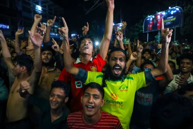 ফাইনালে ভারত হেরে যাওয়ার পরে ঢাকায় বাংলাদেশীদের উচ্ছাস