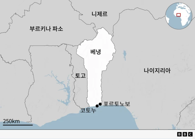 베냉의 수도인 포르토노보와 주요 도시인 코토누, 이웃 국가인 토고, 나이지리아, 니제르, 부르키나파소를 담은 지도
