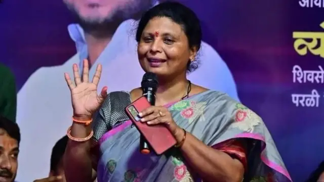 शिवसेना उद्धव बाळासाहेब ठाकरे पक्षाच्या उपनेत्या सुषमा अंधारे 