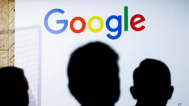 Sombrasblaze com apostaspessoas com símbolo do Google ao fundo