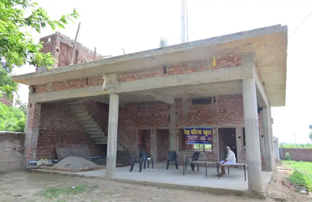 नेहा स्कूल