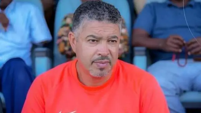 Rachid Lousteque waa 51 jir muddo 10 sano ka badan tababare soo ahaa