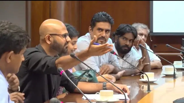 ඉතා උණුසුම් වචන හුවමාරු මෙන්ම තර්ක විතර්ක මැද පැවති සාකච්ඡාව අවසන් වුයේ එකඟතාවකයින් තොරවය.