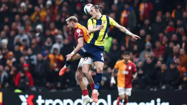 Ligin ilk yarısında Kadıköy'deki maçı 3-1 kazandığı için Galatasaray, ikili averajda üstünlüğü elde etti.