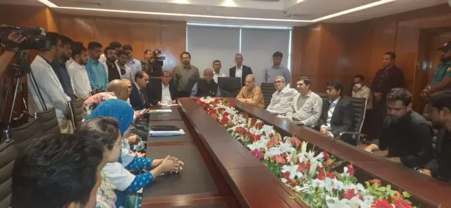 চিকিৎসকদের সাথে বৈঠকে স্বাস্থ্যমন্ত্রী ডা. সামন্ত লাল সেন