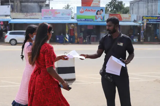 කළු ජනවාරිය වෙනුවෙන් උතුරේදී පත්‍රිකා බෙදා දීමේ වැඩසටහනක්