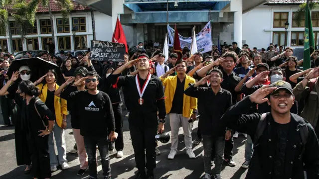 Pengunjuk rasa, Kalimantan Tengah, UU TNI