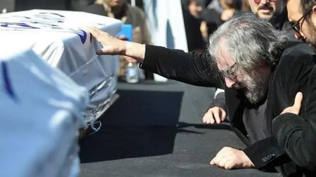 خاکسپاری داریوش مهرجویی و همسرش