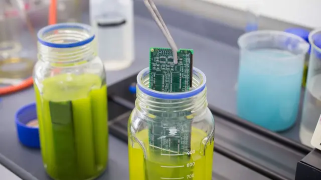 ሮያል ሚንት ኣብ ውሽጢ ዝተደርበያ ላፕቶፕን ኣረግቶት ሞባይላትን ካብ ዝተረኽበ መንገዲ ኤለትሪካዊ ኳረንቲ ወርቂ ንምውጻእ ናይ ኬሚካል ቴክኖሎጂ ፍቓድ ረኺቡ’ዩ