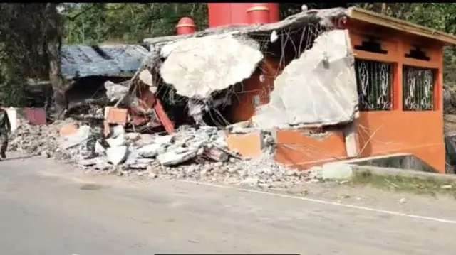 ধ্বংস করা হয়েছে বহু মন্দিরও