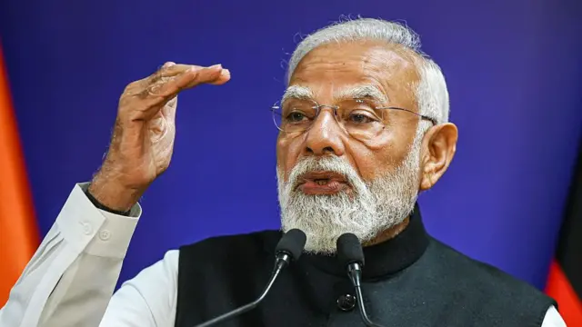 नरेंद्र मोदी