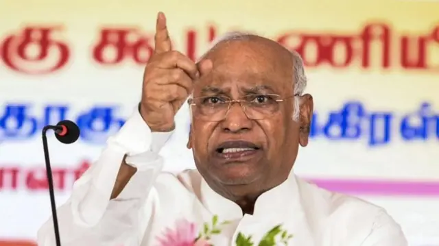 కాంగ్రెస్ పార్టీ అధ్యక్షుడు మల్లికార్జున్ ఖర్గే 