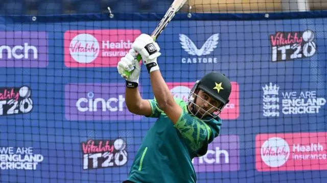 पाकिस्तानी बल्लेबाज़ सईम अयूब