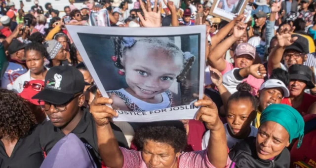 ጆሽሊን መጥፋቷን ተከትሎ ደቡብ አፍሪካውያን አደባባይ ወጥተው ተቃውሟቸውን አሰምተዋል።