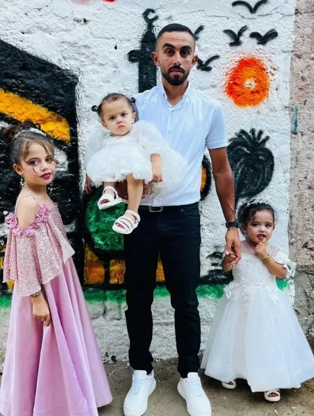 अहमद आणि त्याच्या मुली