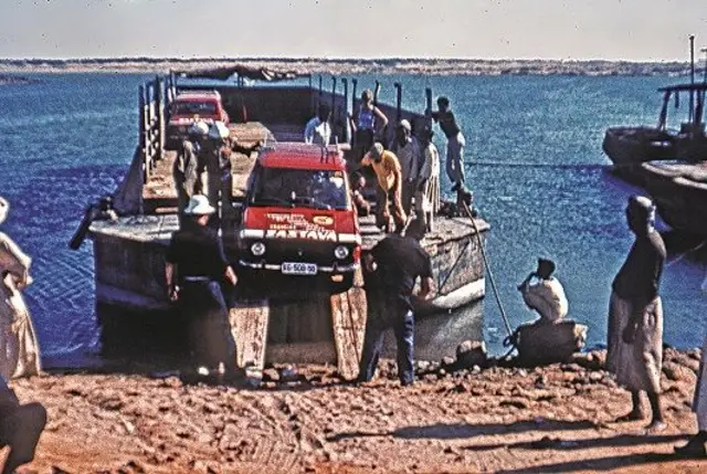 Iskrcavanje na sudansku obalu Naserovog jezera sa splava