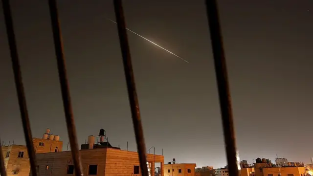 ইরান ক্ষেপণাস্ত্র নিক্ষেপ করেছে বলে বিবিসি জানতে পেরেছে