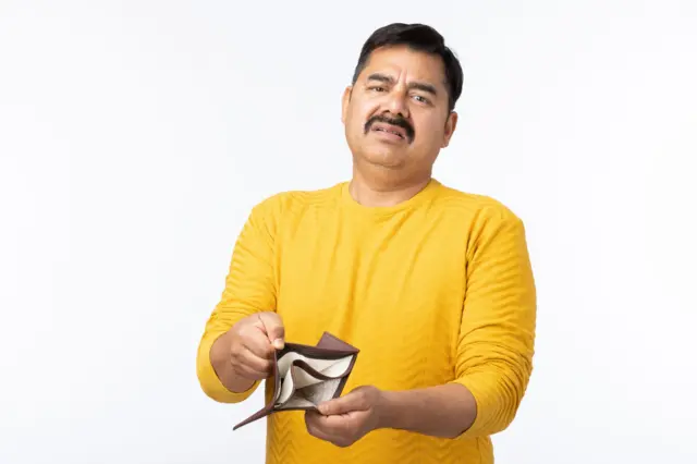महिन्याला लाख रुपये पगार, तरी दहाव्या दिवशीच पाकीट रिकामं होतंय, तुमचंही असंच होतं का?