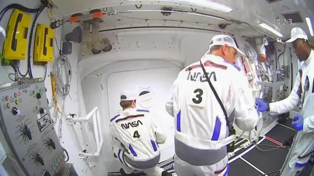 Pessoas na espaçonave