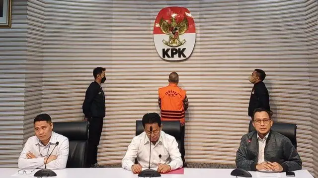 KPK mengumumkan Menteri Pertanian Syahrul Yasin Limpo sebagai tersangka kasus dugaan pemerasan dan gratifikasi pada Rabu (11/10)