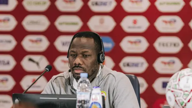 An dakatar da Thiaw wasa biyar