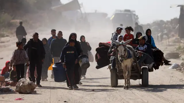 حركة نزوح واسعة بعد غارات اسرائيلية استهدفت مناطق متفرقة من قطاع غزة