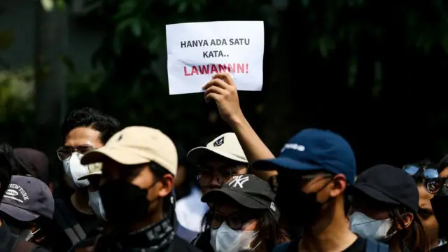 Aksi demonstrasi di Bandung, Kamis (22/08).