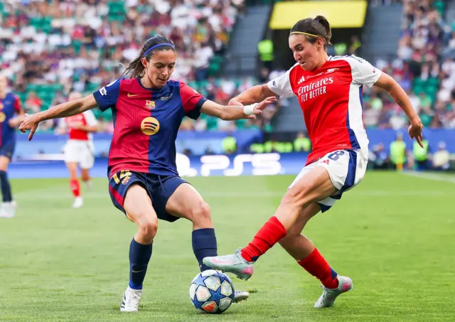 fudbalerke, zlatna ,lopta za fudbalerke, aitana bonmati i Mariona Kaldentej