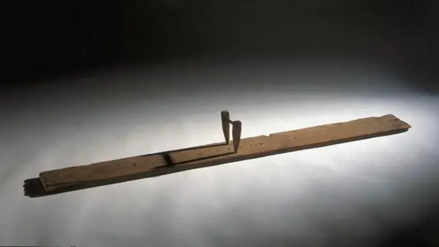 Sundials, mojawapo ya zana za mapema zaidi za kupima wakati, zilianza kuonekana nchini Misri karibu 1500 BC.