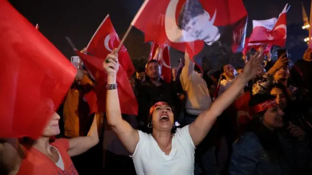 CHP supporters