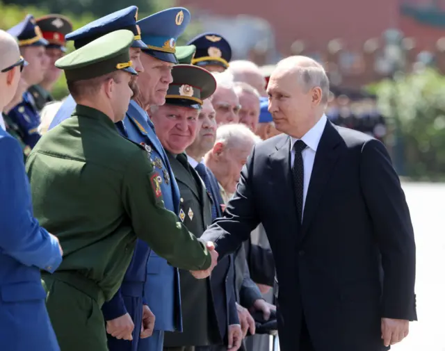 புதின் பலவீனமாக உள்ளாரா? வாக்னர் படையின் கிளர்ச்சி நடவடிக்கை எதை காட்டுகிறது?