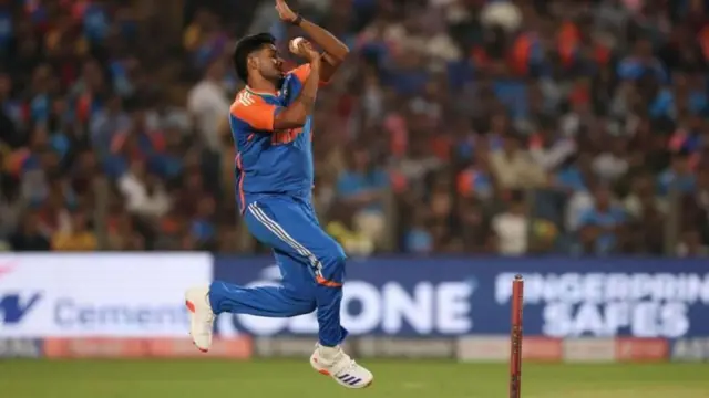 हर्षित राणानं मिळालेल्या संधीचं सोनं केलं आणि इंग्लंडचे तीन फलंदाज बाद केले