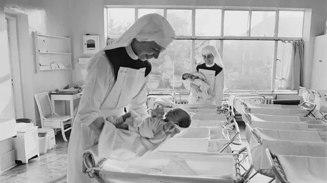 लंदन का एक प्रसूति वार्ड.