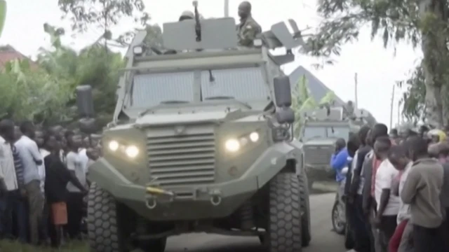 Uganda: Police imenyesha ko abashika 20 mu bikekwa ko bari muri ico gitero, bafashwe.