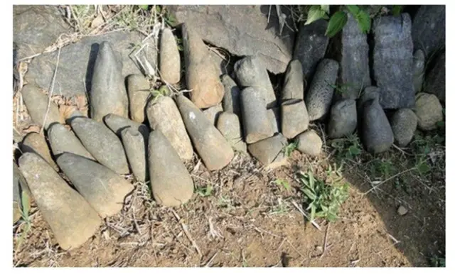 புதிய கற்காலத்தைச் சேர்ந்தவையாக கூறப்படும் கல் கருவிகள்