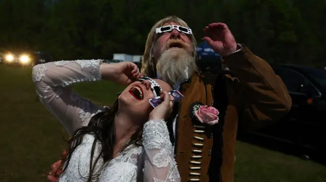 సంపూర్ణ సూర్యగ్రహణం