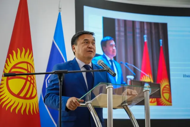 билим берүү жана илим министри Каныбек Иманалиев.
