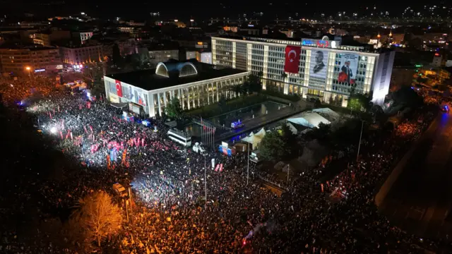 Saraçhane'deki protestocu kalabalığın havadan görüntüsü