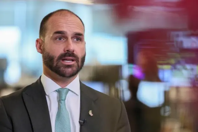 PGR pede condenação de Eduardo Bolsonaro por coação; o que se sabe