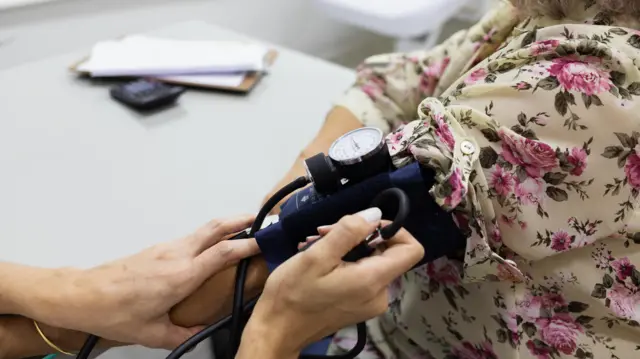 Mulher tendoqual é a melhor casa de apostasqual é a melhor casa de apostas em angolaangolapressão medida