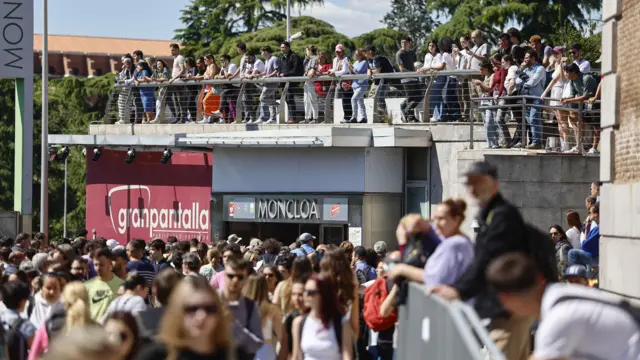 Personas en el intercambiador de Moncloa