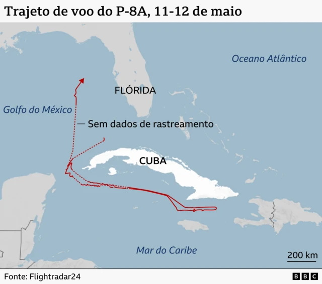 Mapa de Cuba, Flórida e áreas vizinhas, mostrando o trajeto do voo de uma aeronave P-8A Poseidon americana entre 11 e 12 de maio de 2026