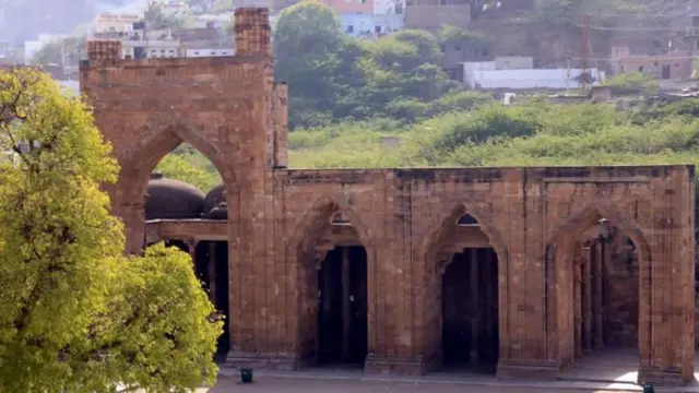 ढाई दिन का झोपड़ा