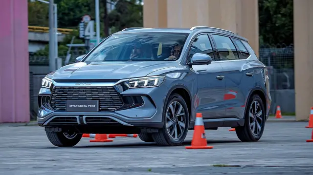 ශ්රී ලංකා රේගුව මගින් රඳවාගෙන සිටින BYD විදුලි වාහන මුදා හරින ලෙස නියෝගයක් නිකුත් කරන ලෙස ඉල්ලා ගොනුකර ඇති පෙත්සමක් වැඩිදුර කරුණු තහවුරු කිරීම සඳහා අගෝස්තු 7 වැනිදා කැඳවන ලෙස අභියාචනාධිකරණය නියම කළේය.