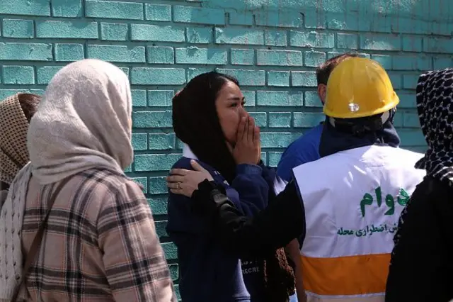 یکی از اعضای خانواده در شهر ری 