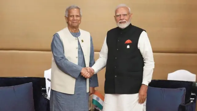 இந்தியப் பிரதமர் நரேந்திர மோதி- முகமது யூனுஸ் 