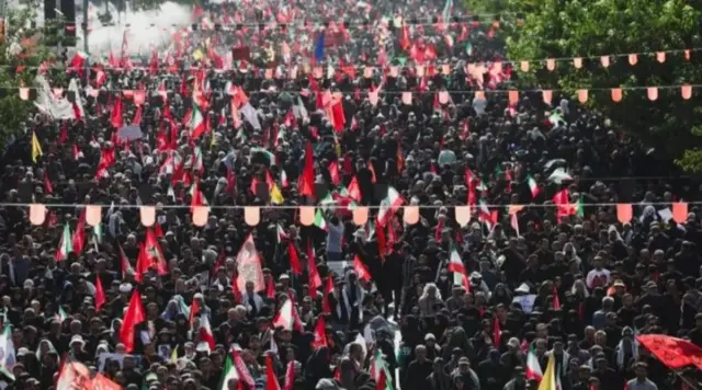 Abantu bakubise harazima muri ibi birori bitegekanijwe kumara amasaha ashika 12 i Tehran