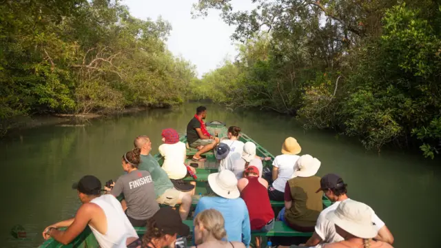ট্যুুর অপারেটররা তাদের ভ্রমণ পরিকল্পনা এমনভাবে তৈরি করেন যেন সাধারণ মানুষের সাথে বিদেশিদের যোগাযোগের সুযোগ না থাকে।