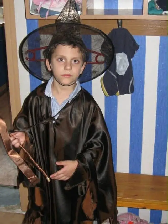 Nikola Matić kada je bio mali, maskiran u čarobnjaka